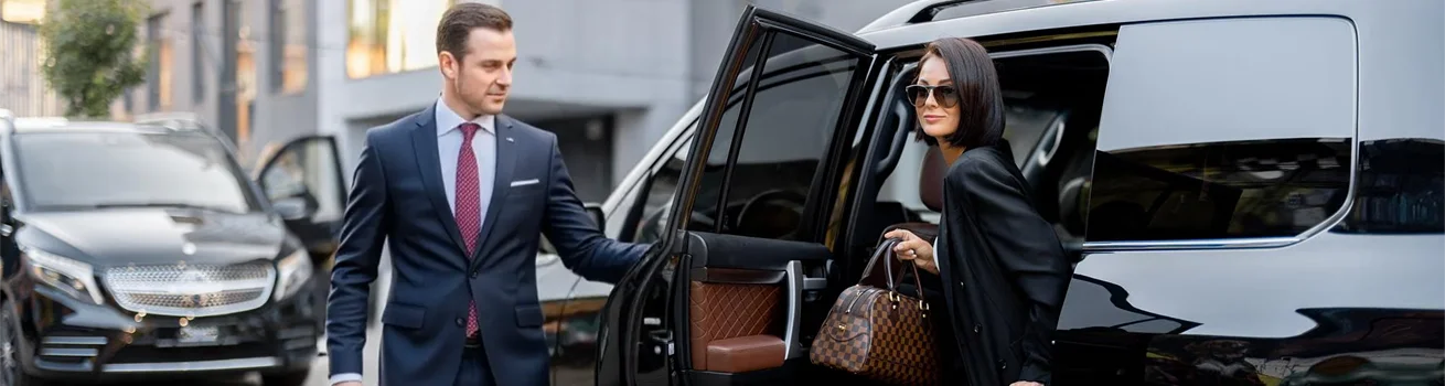 luxury-sightseeing-chauffeur-tours-for-couples-in-london