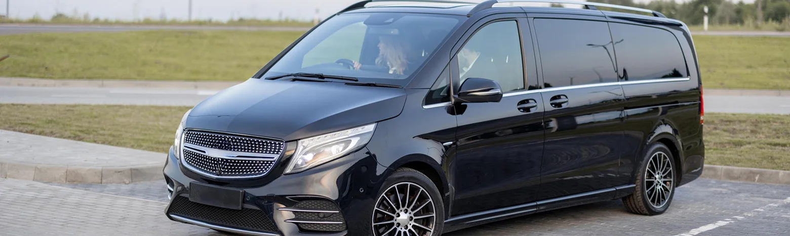 why-mercedes-v-class-is-best-for-heathrow-airport-chauffeur-service